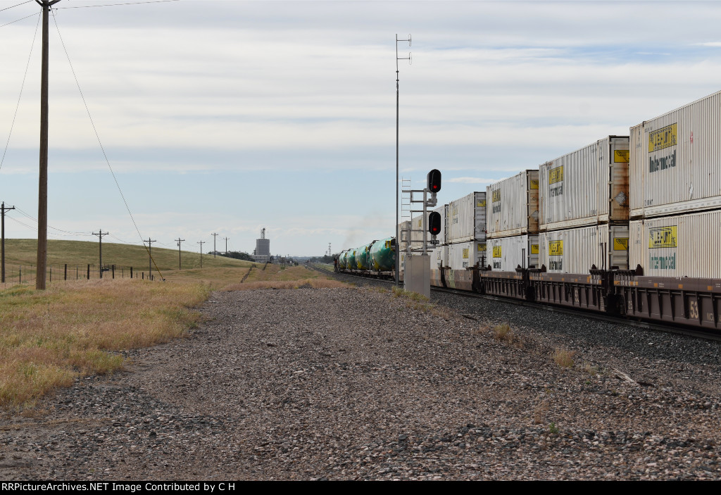 BNSF 8009/NS 8103/BNSF 5685